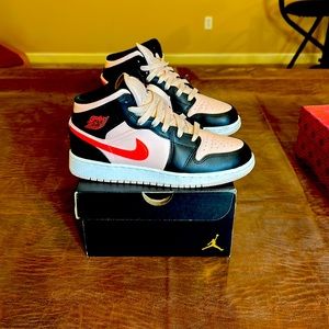 US 6 youth fits women’s size 7